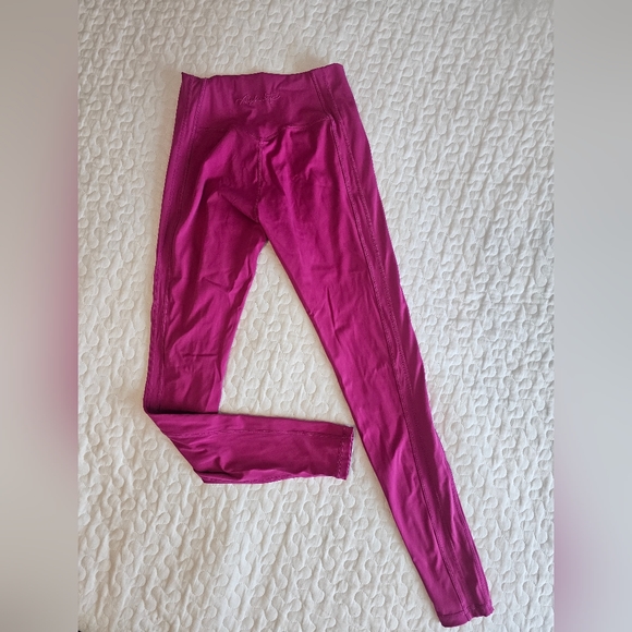 Alphalete Leggings - Picture 2 of 3